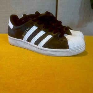 Adidas Super Star size 6